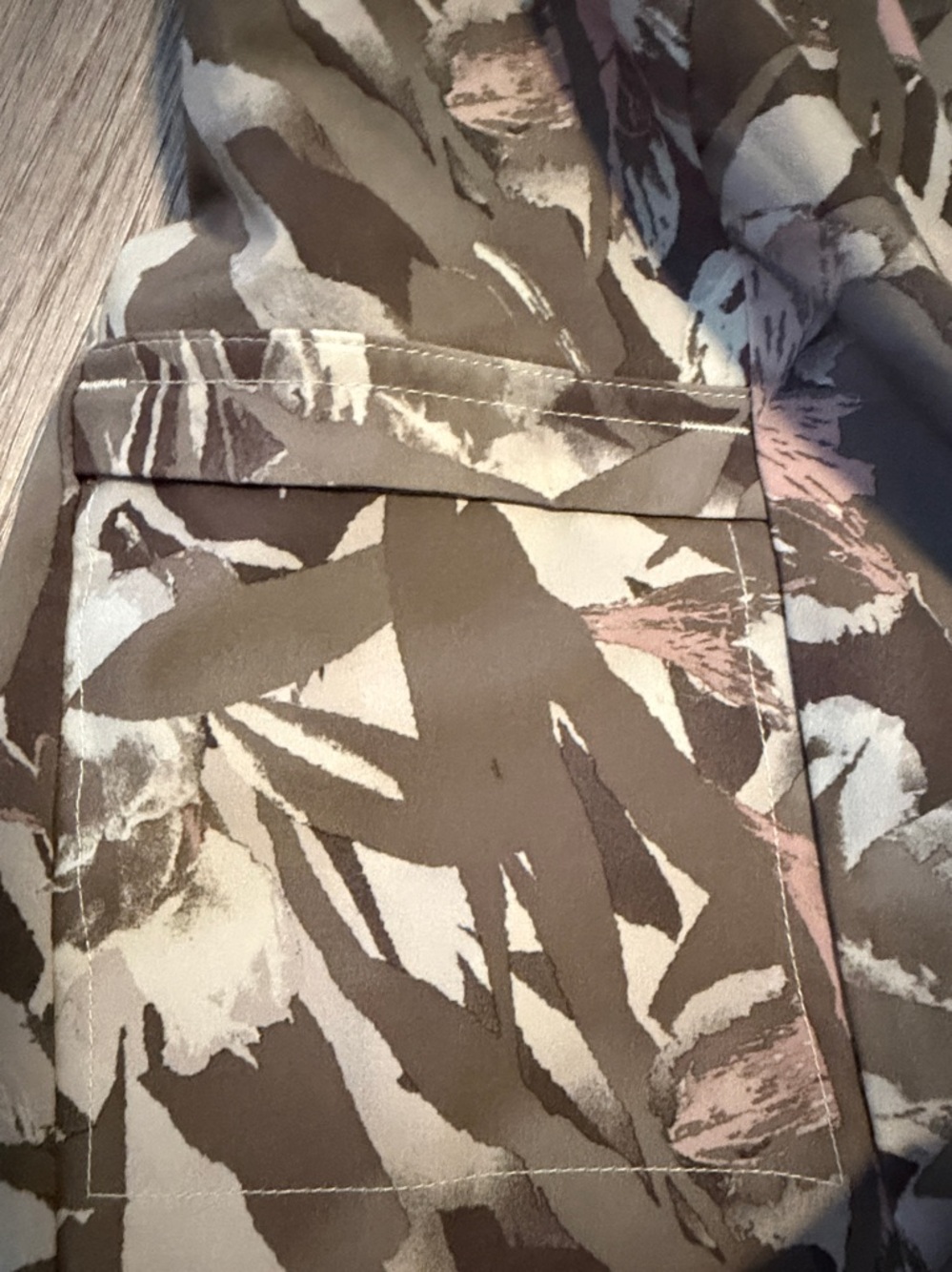 Columbia Women's Pleasant Creek Joggers, featuring a camouflage floral pattern - Picture 6 of 11
